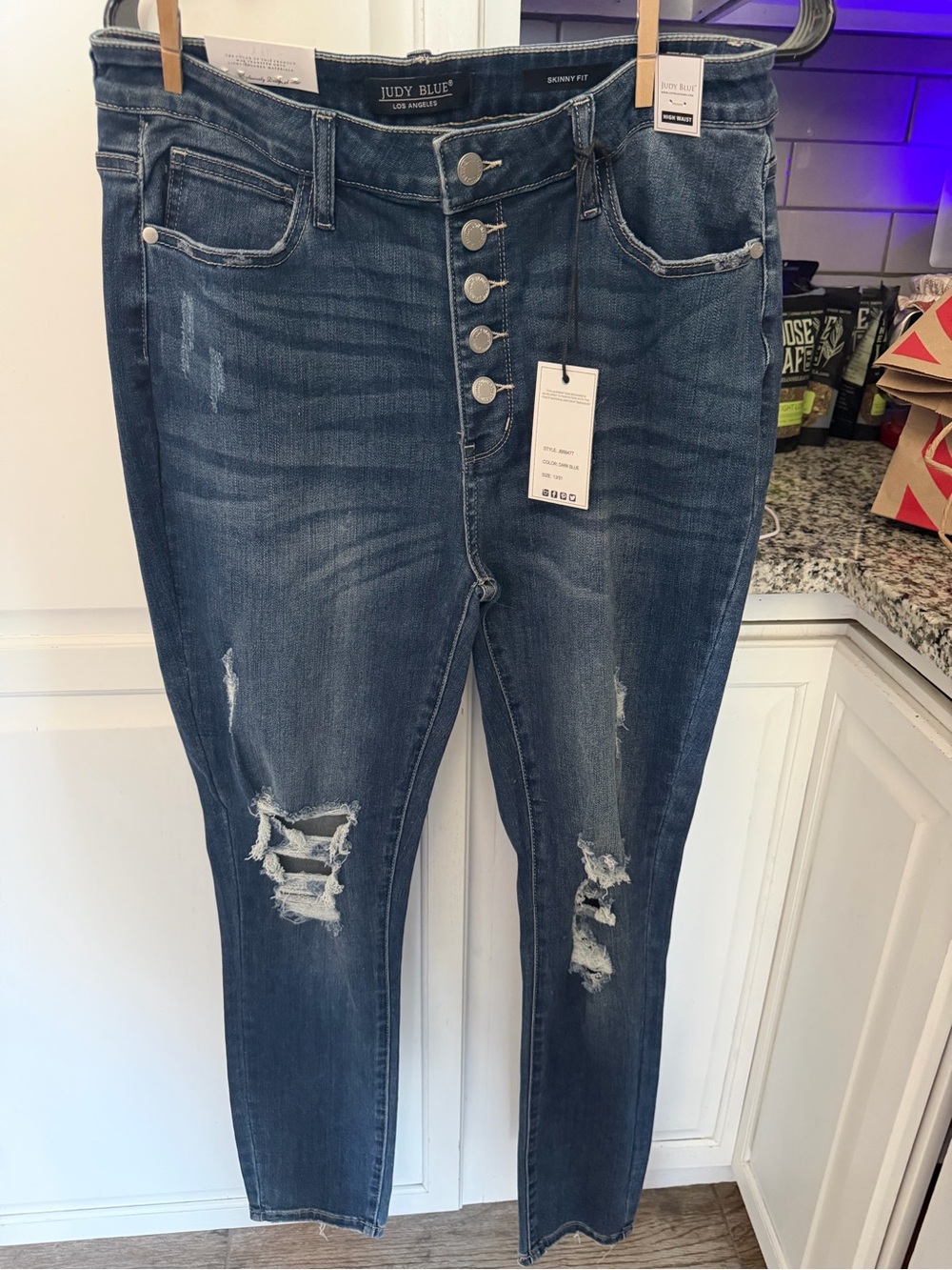 13/31 NEW Judy Blue Dark Wash Distressed High-Rise Skinny Jeans